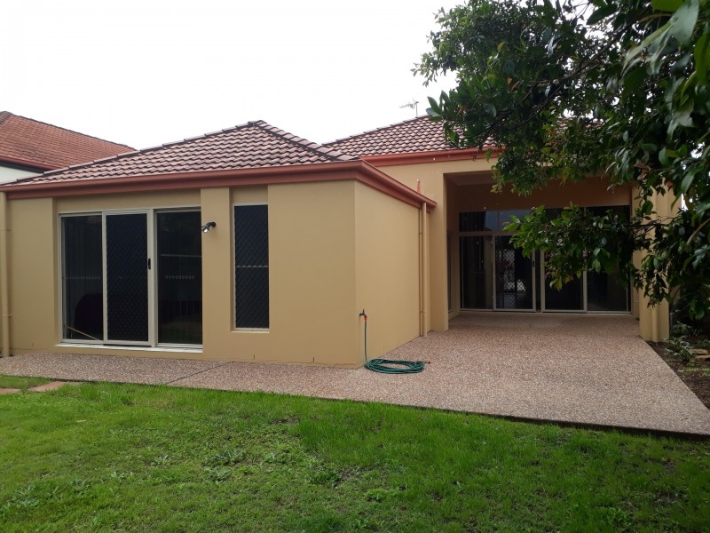 6 Grenada Court, Varsity Lakes QLD 4227