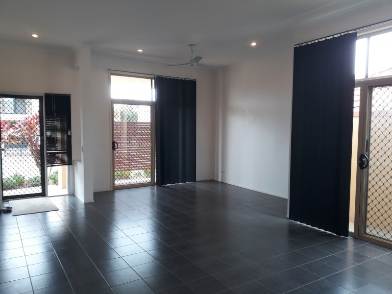 6 Grenada Court, Varsity Lakes QLD 4227