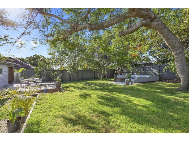 9 Horder Avenue, Labrador QLD 4215