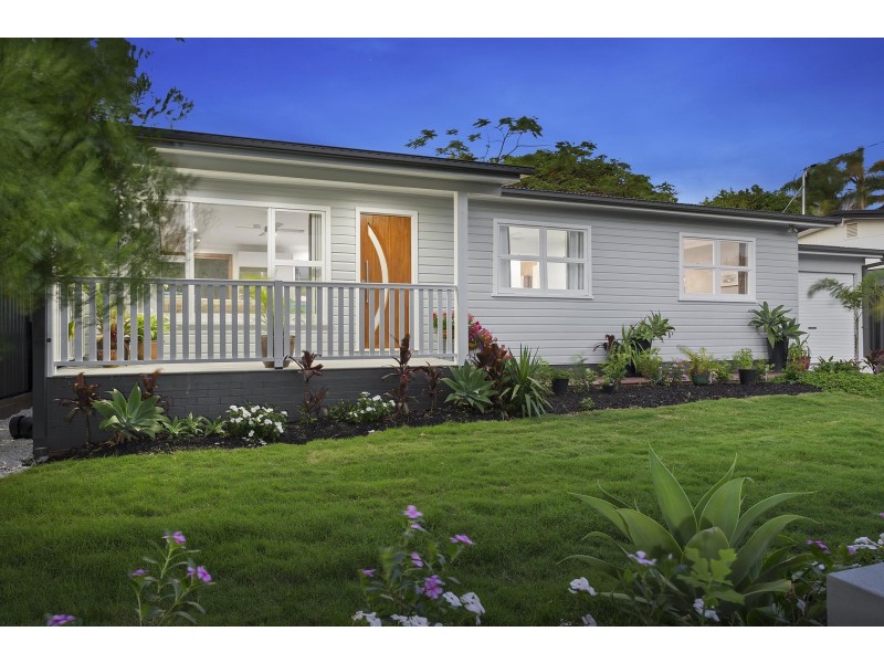 9 Horder Avenue, Labrador QLD 4215