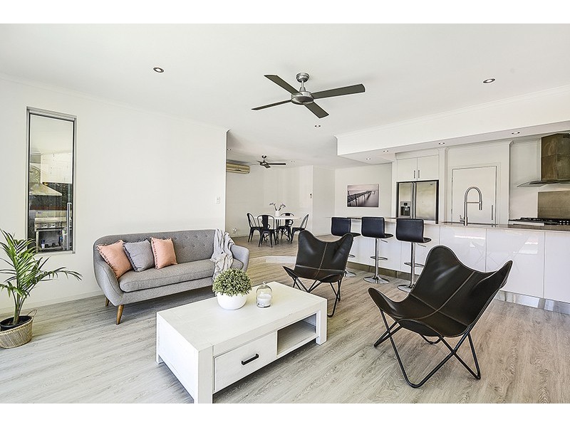 54 Lancelin Drive, Mermaid Waters QLD 4218