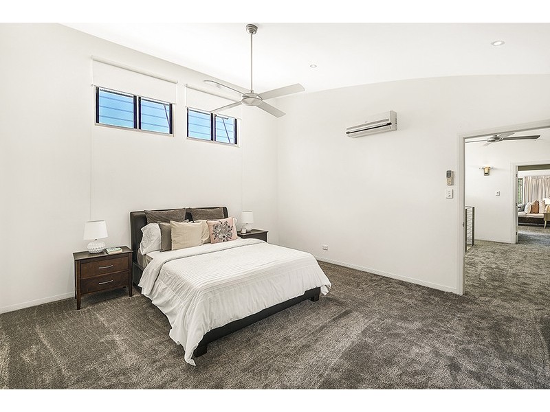 54 Lancelin Drive, Mermaid Waters QLD 4218