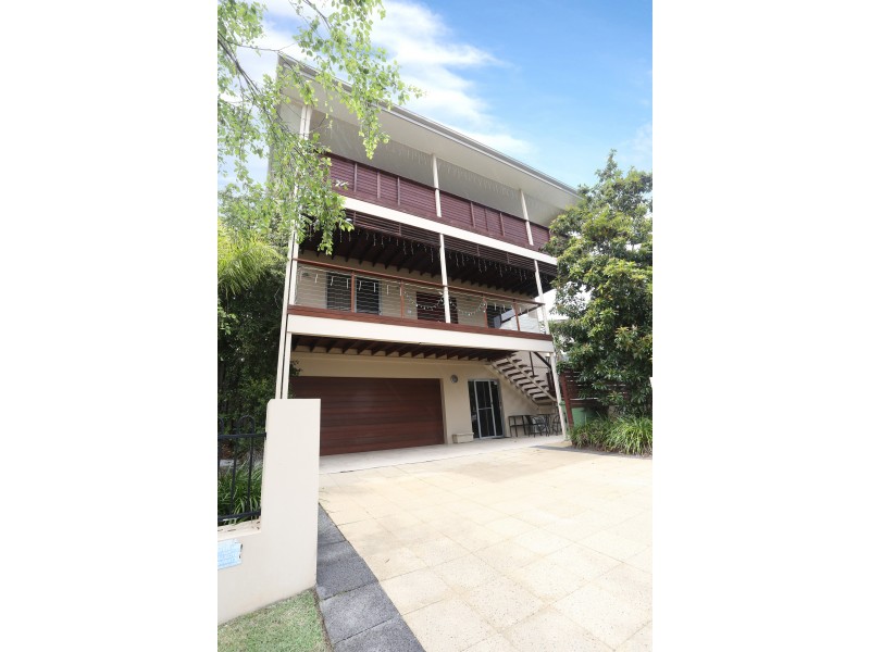 5 Port Peyra Crescent, Varsity Lakes QLD 4227