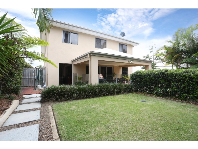 5 Port Peyra Crescent, Varsity Lakes QLD 4227