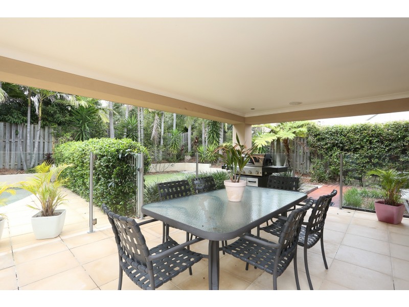 5 Port Peyra Crescent, Varsity Lakes QLD 4227