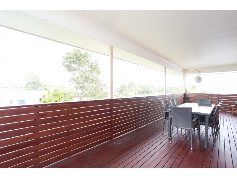 5 Port Peyra Crescent, Varsity Lakes QLD 4227