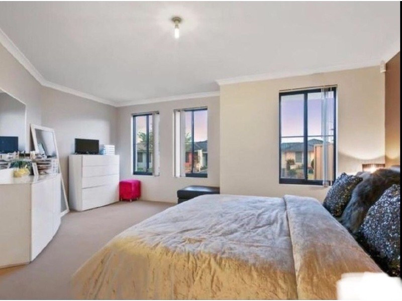 30 Keyham street, Bertram WA 6167