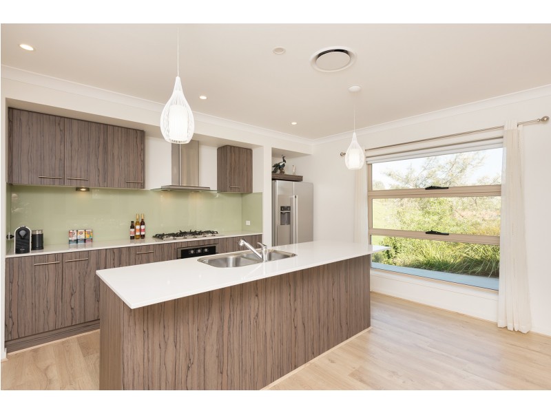 32 Oak River Road, Draper QLD 4520