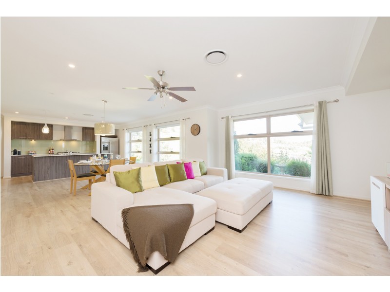 32 Oak River Road, Draper QLD 4520