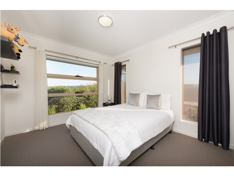 32 Oak River Road, Draper QLD 4520