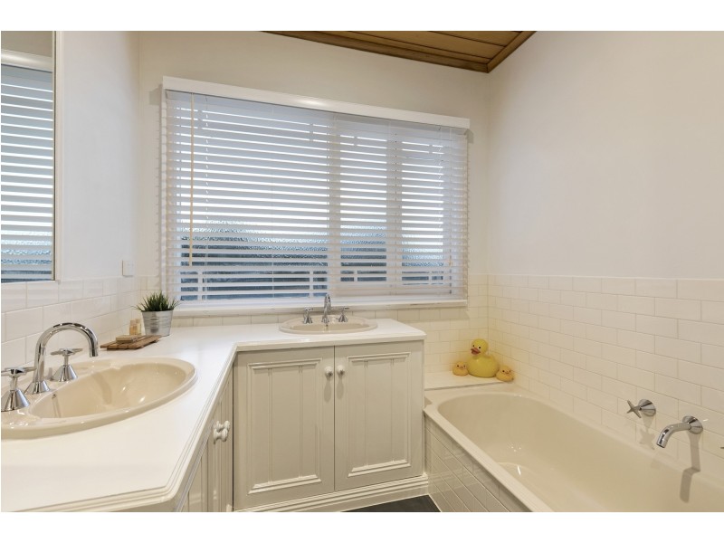 12 Castaway Crescent, Jan Juc VIC 3228