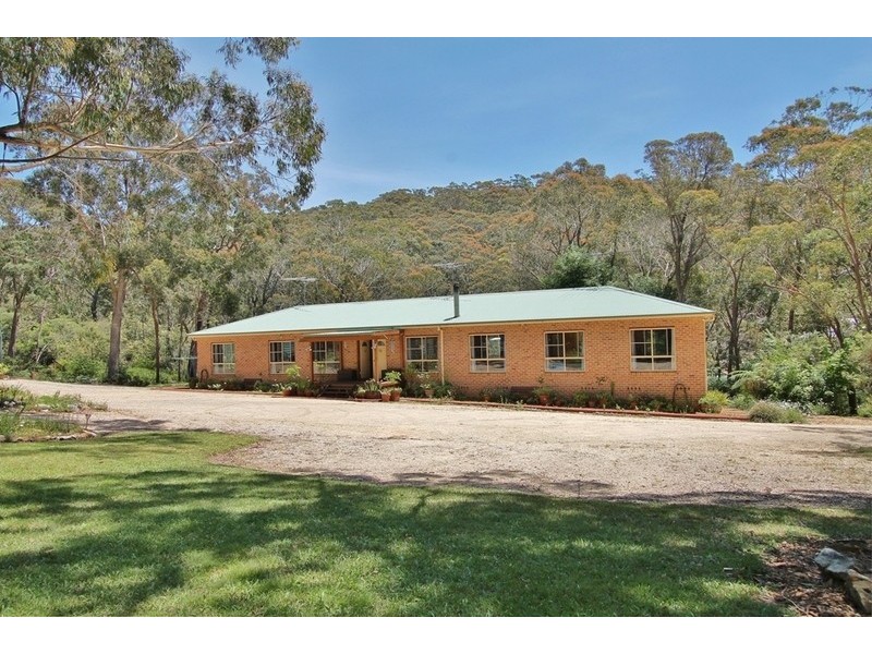 16 Sussex Street, Bullaburra NSW 2784