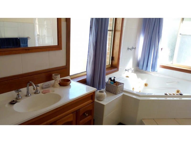 16 Sussex Street, Bullaburra NSW 2784