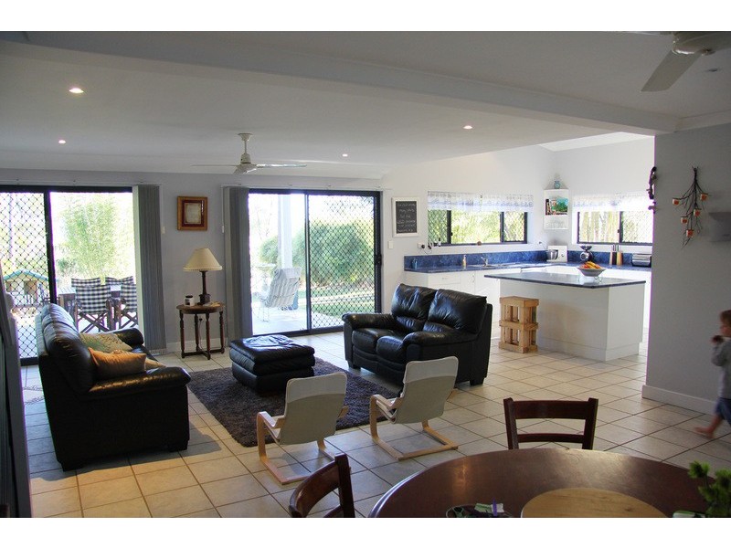 3 Louise Court, Branyan QLD 4670