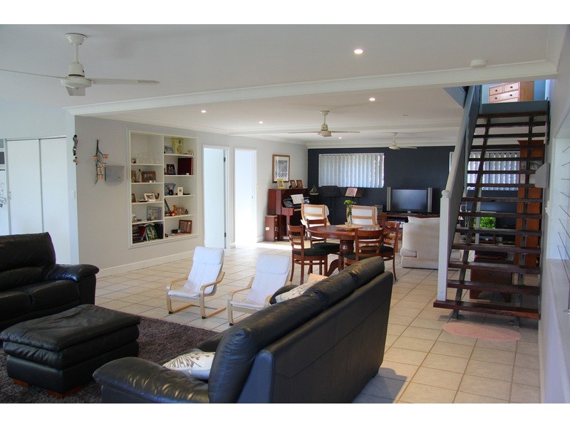 3 Louise Court, Branyan QLD 4670