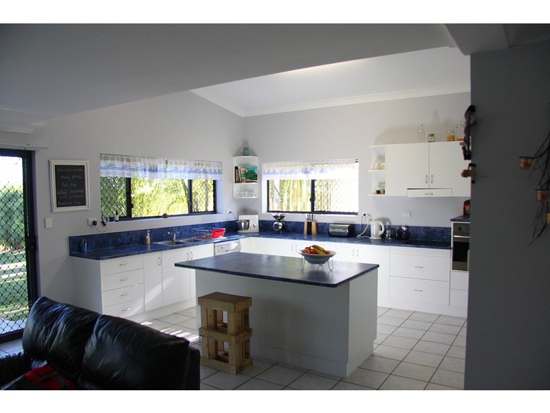 3 Louise Court, Branyan QLD 4670