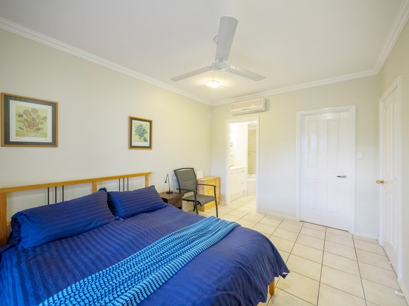 17/304 Lake Street, Cairns North QLD 4870