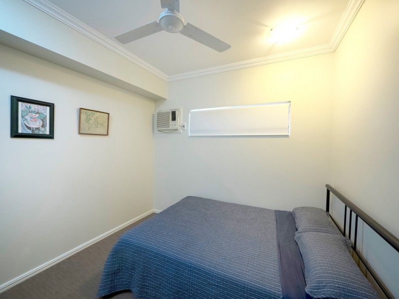 17/304 Lake Street, Cairns North QLD 4870