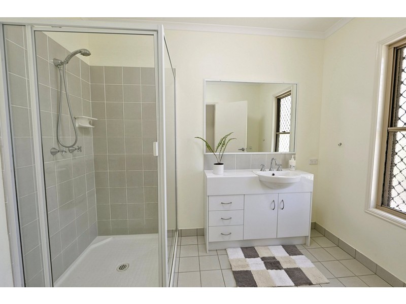 2A Crow Street, Kensington QLD 4670