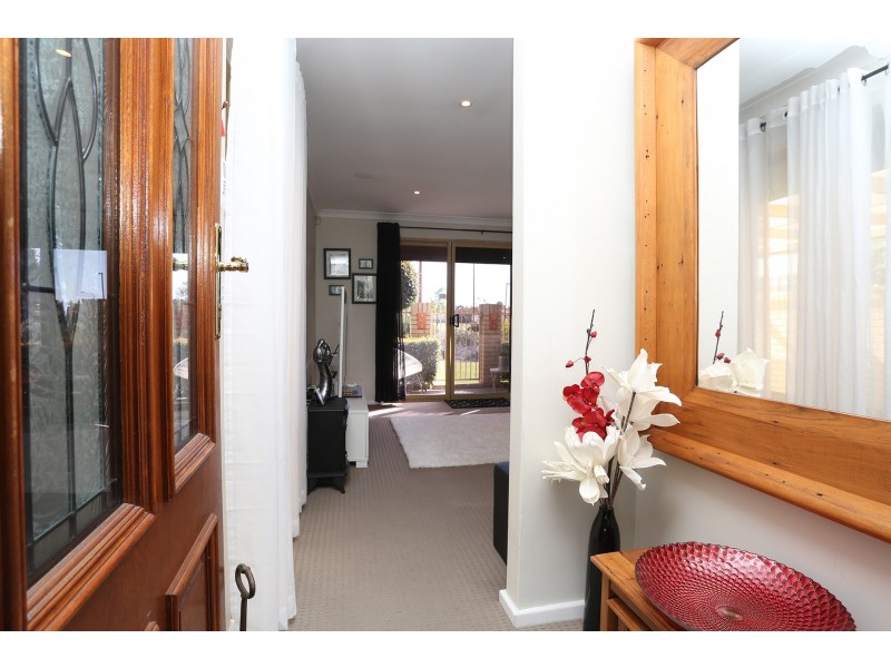 15/1 Chesterton Drive, Thornlie WA 6108