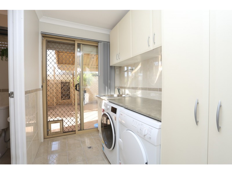 15/1 Chesterton Drive, Thornlie WA 6108