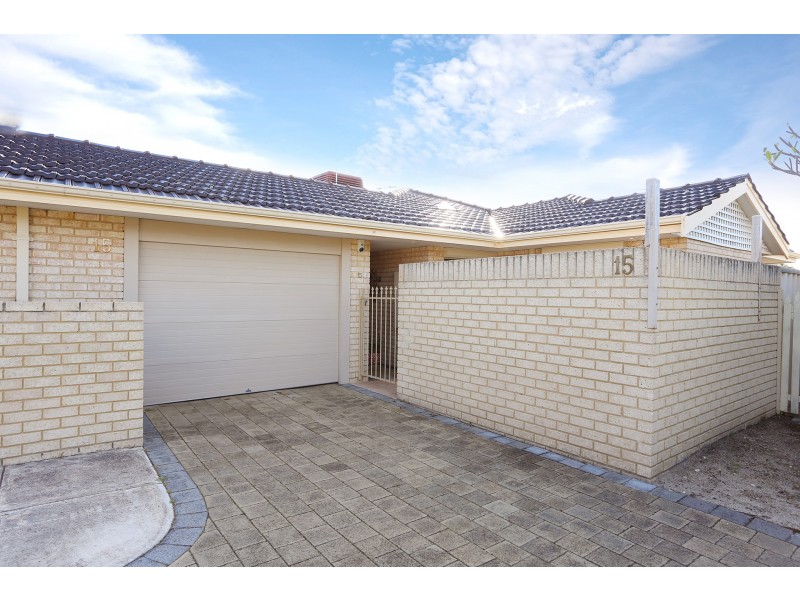 15/1 Chesterton Drive, Thornlie WA 6108