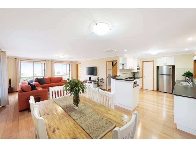 4 Keane Place, Kooringal NSW 2650