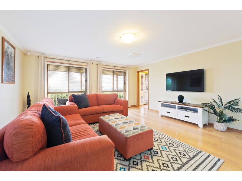 4 Keane Place, Kooringal NSW 2650