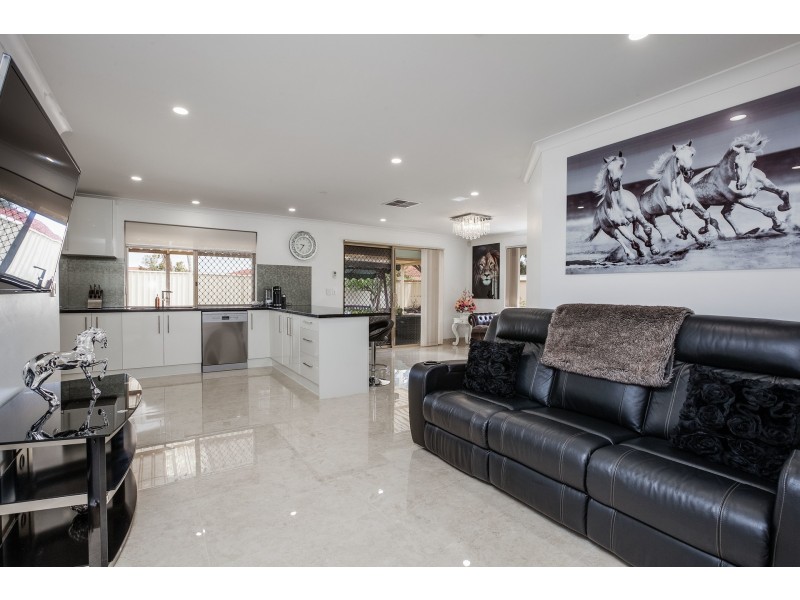 17 Hove Place, Warnbro WA 6169