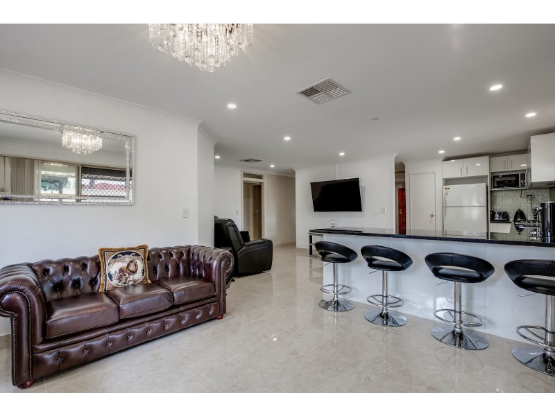 17 Hove Place, Warnbro WA 6169