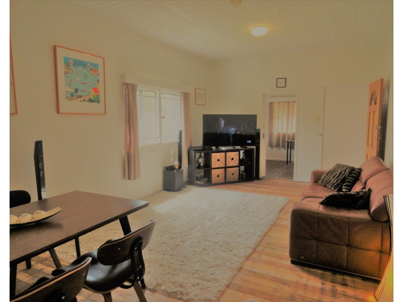 10 Stimpson Street, Fairfield QLD 4103