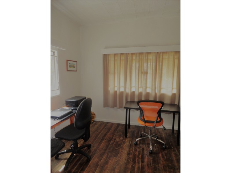 10 Stimpson Street, Fairfield QLD 4103