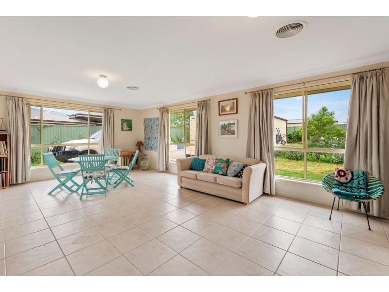 10 Marriott Avenue, Kelso NSW 2795