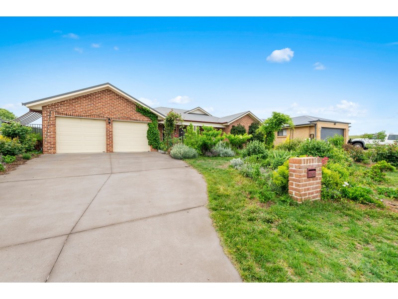10 Marriott Avenue, Kelso NSW 2795