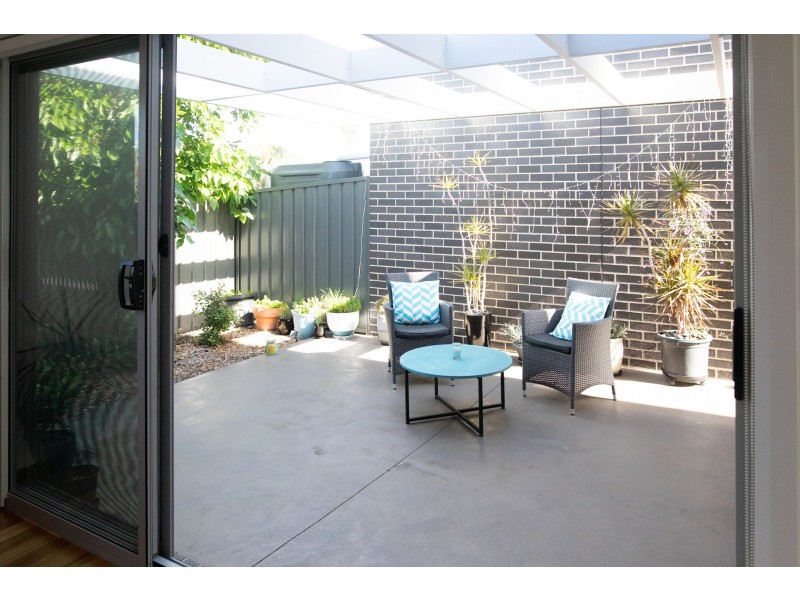 2/42 Thalassa Avenue, East Corrimal NSW 2518