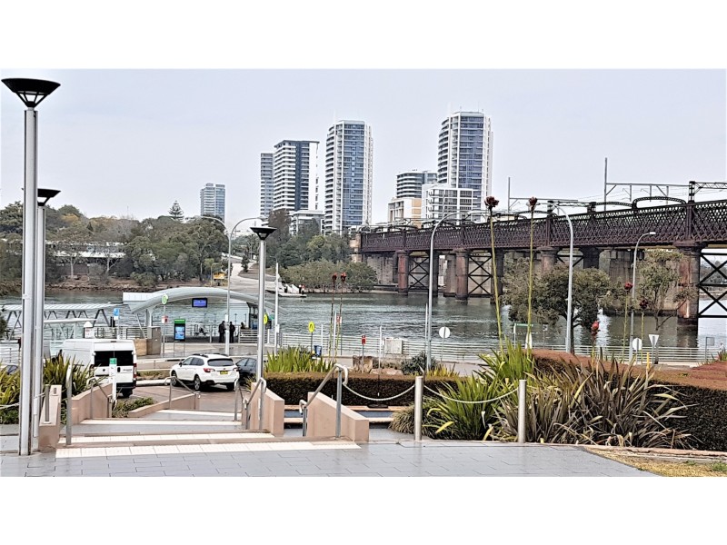 2/11 Bay Drive, Meadowbank NSW 2114