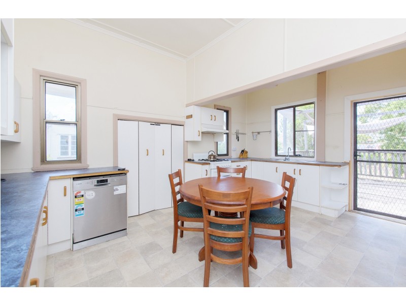 14 Patrick Street, Lowood QLD 4311
