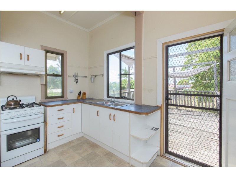 14 Patrick Street, Lowood QLD 4311