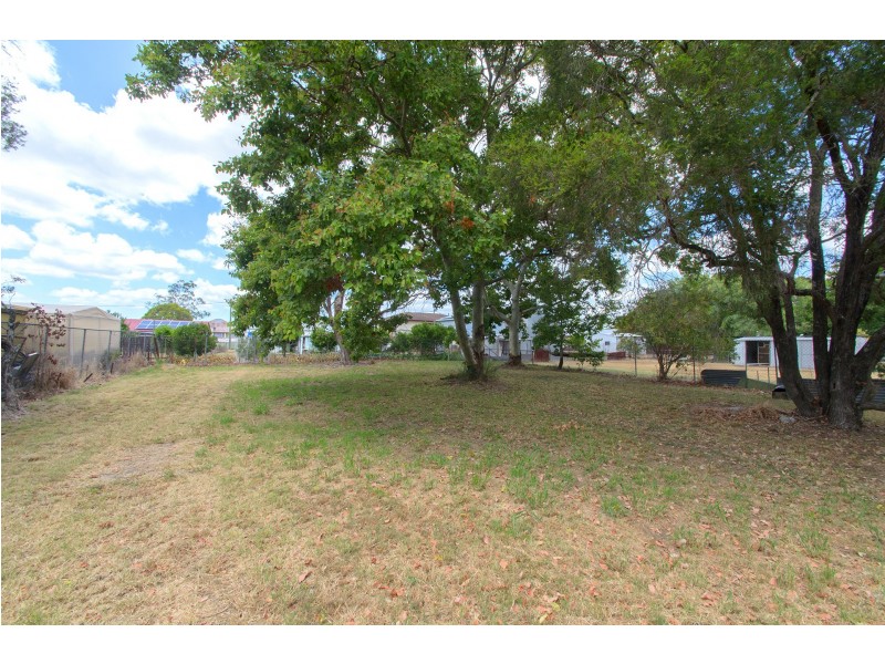 14 Patrick Street, Lowood QLD 4311