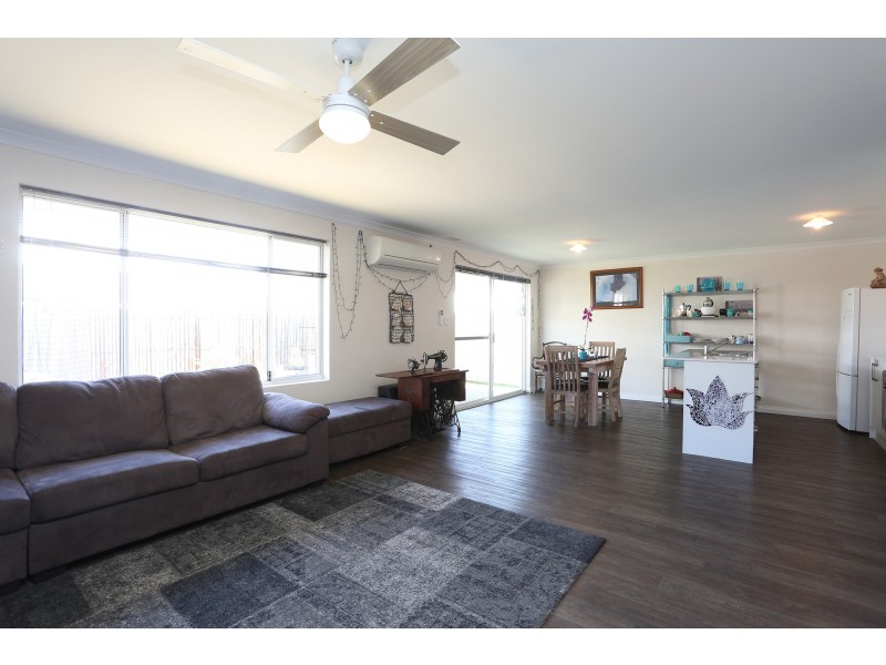 129 Thundelarra Drive, Golden Bay WA 6174