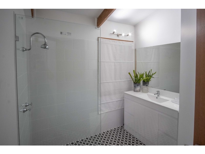 22 Bronzewing Close, Elanora QLD 4221