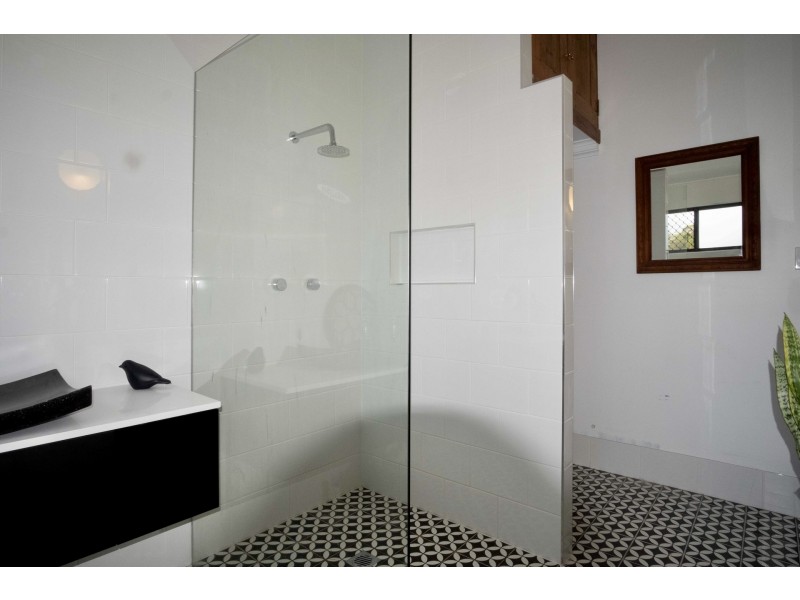 22 Bronzewing Close, Elanora QLD 4221