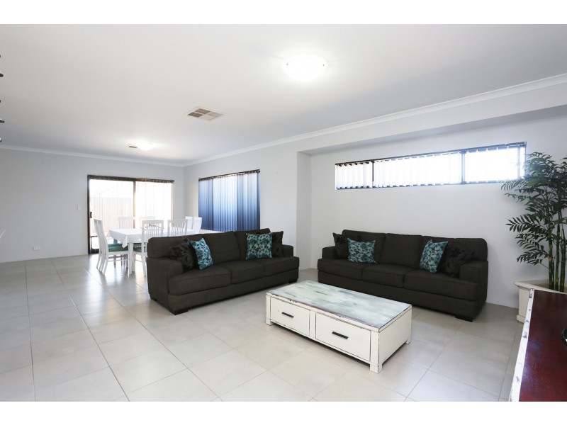 24 Karinga Way, Harrisdale WA 6112