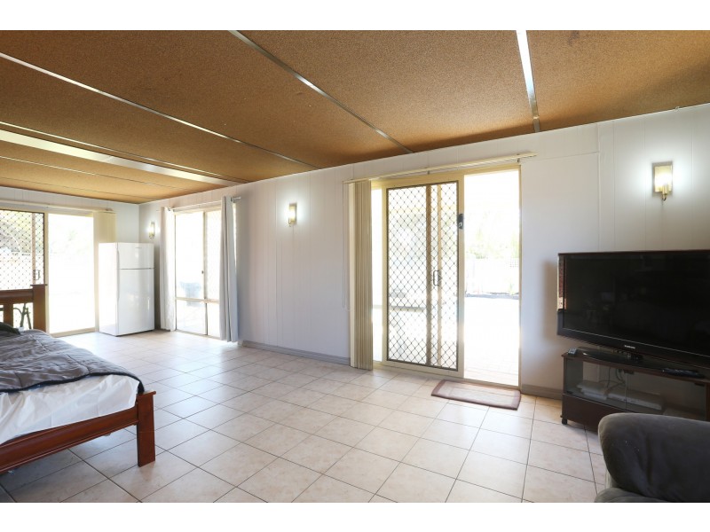 8 Peron Close, Cooloongup WA 6168