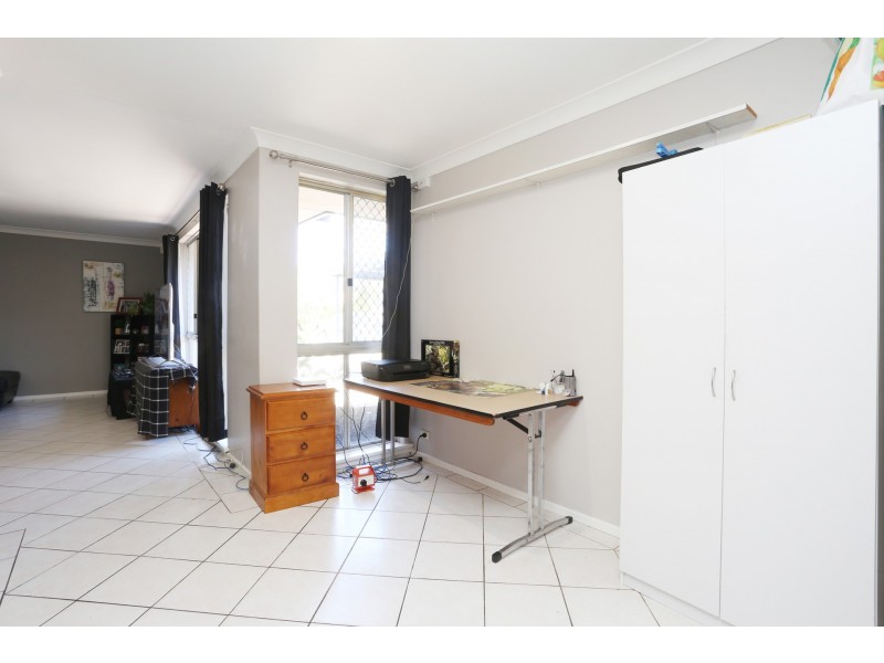 8 Peron Close, Cooloongup WA 6168