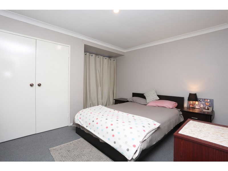 8 Peron Close, Cooloongup WA 6168