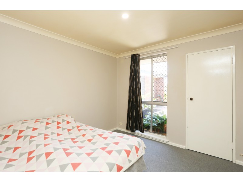 8 Peron Close, Cooloongup WA 6168