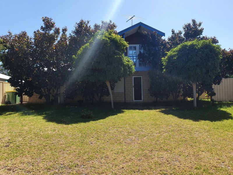 11 Lightfoot Place, Cooloongup WA 6168