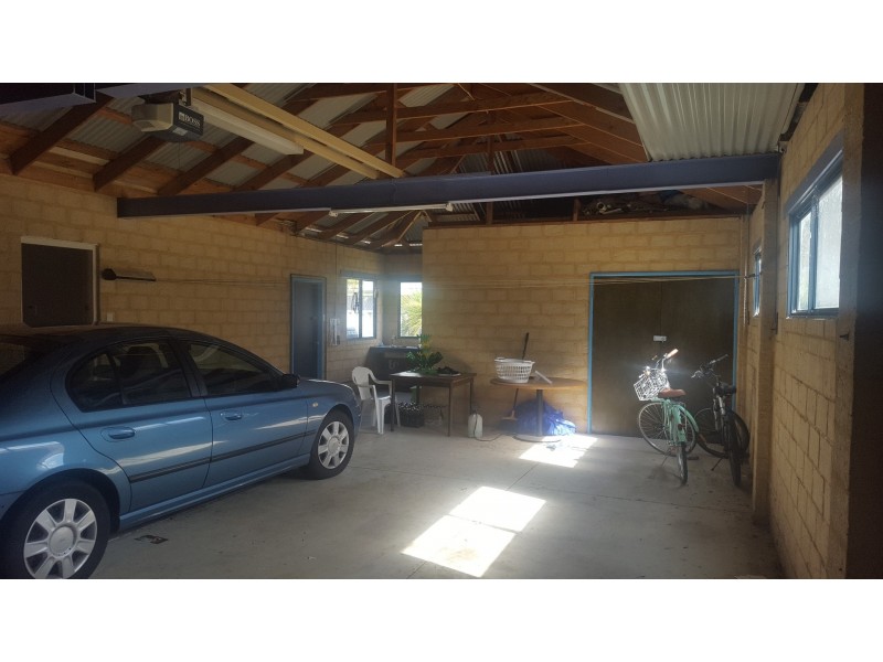 11 Lightfoot Place, Cooloongup WA 6168