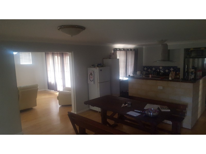 11 Lightfoot Place, Cooloongup WA 6168